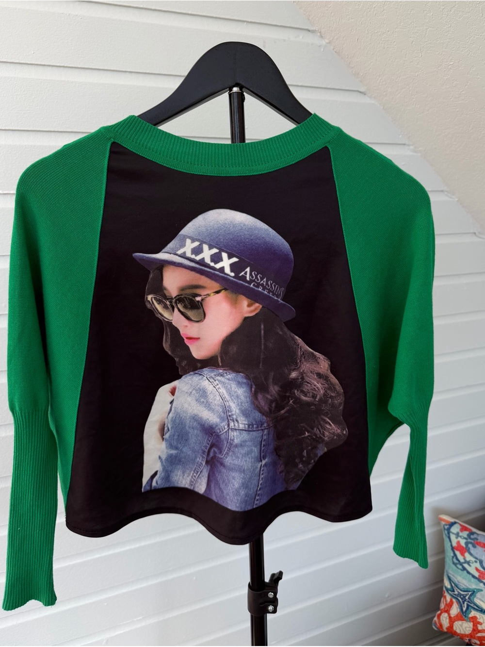 Y2K Green Black Graphic Girl Batwing Dolman Sleeve Cropped Sweater Top